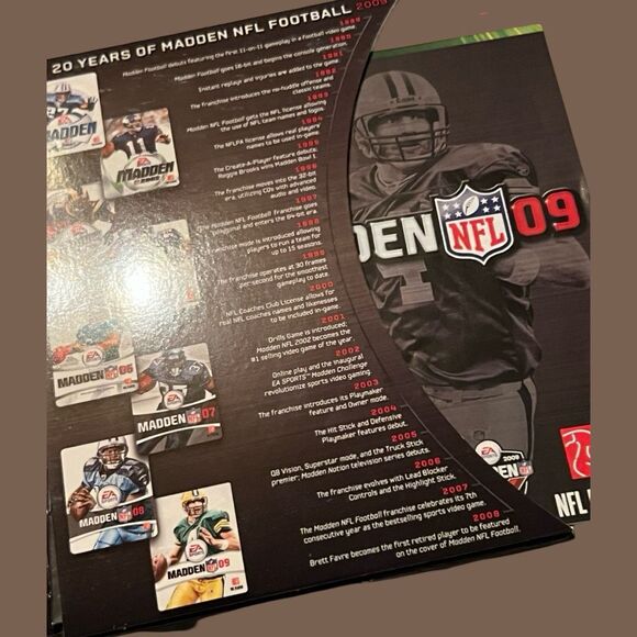 2009 EA Sports Madden XX (20 Year) Football Video Game Colector’s Edition - Picture 9 of 11